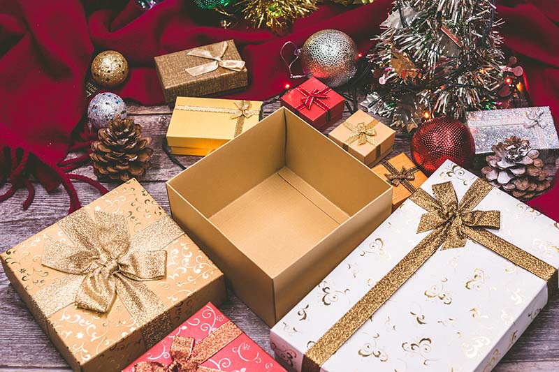 Gift or no gift? De verplichting van een kerstpakket